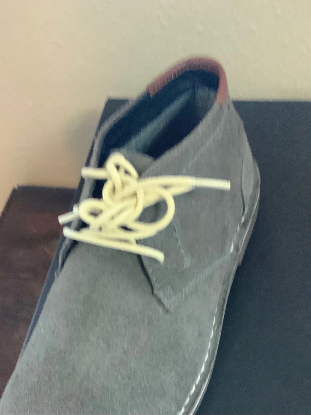 Kenneth Cole Gray Suede Chukka Boot with Cream Laces. ‘DESIGN 10571”